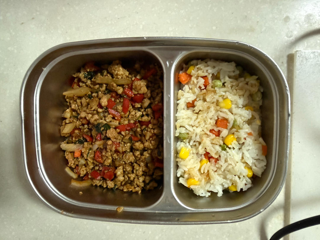 泰式打抛饭（九层塔肉沫）