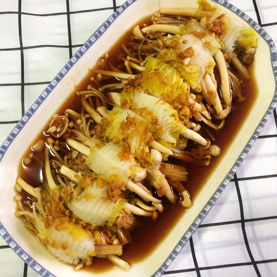 娃娃菜包双菇（Steamed Baby Cabbage with Mushrooms）