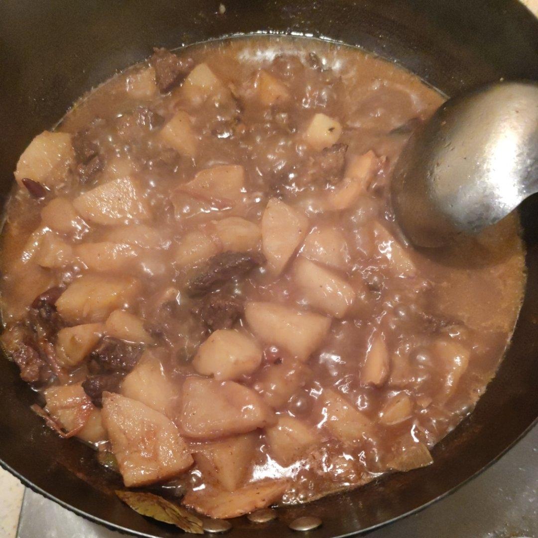 香喷喷炖牛腩