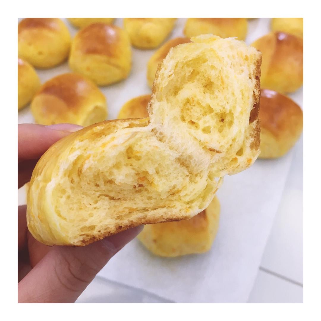胡萝卜奶油小面包