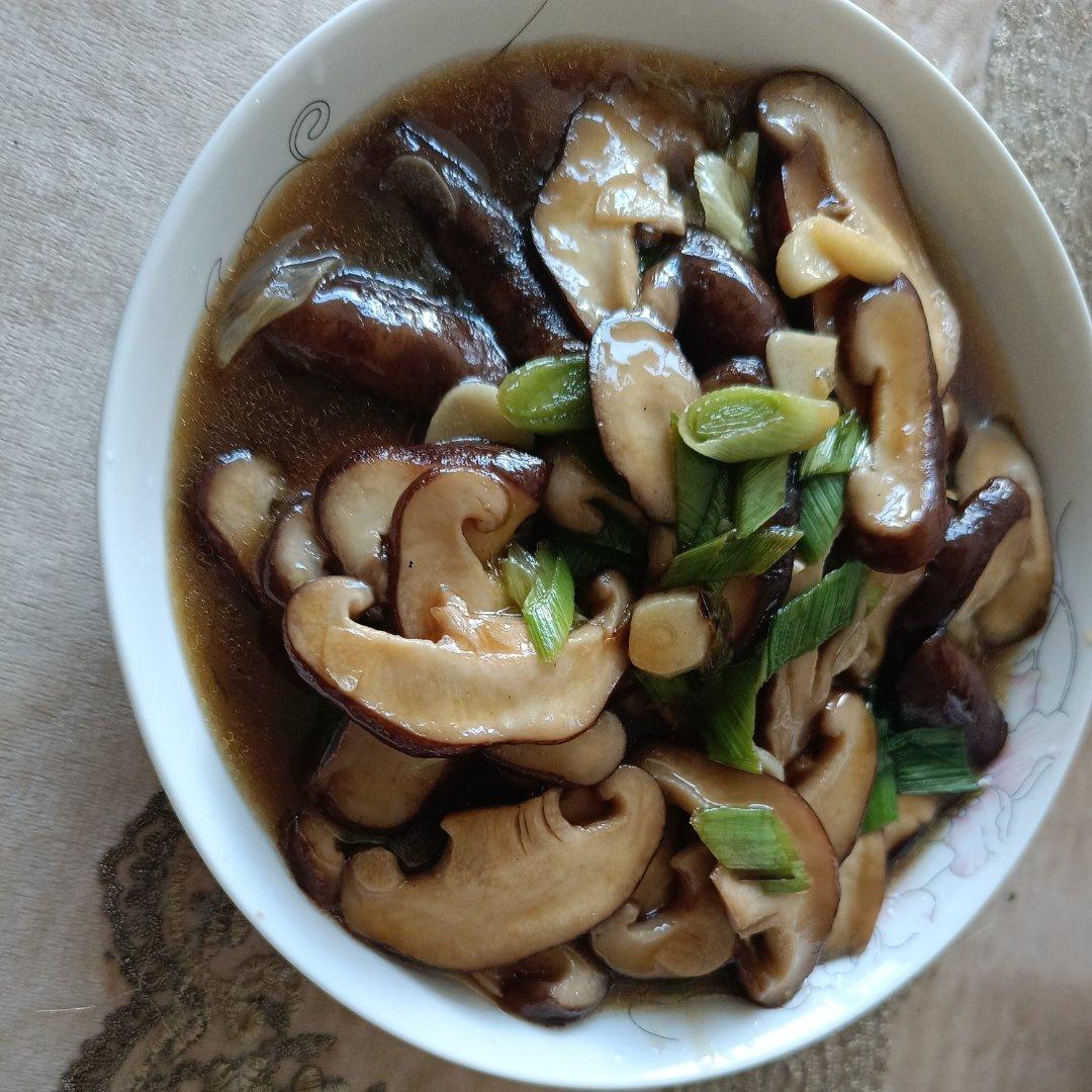 香菇这样炒比肉都好吃😋素炒香菇