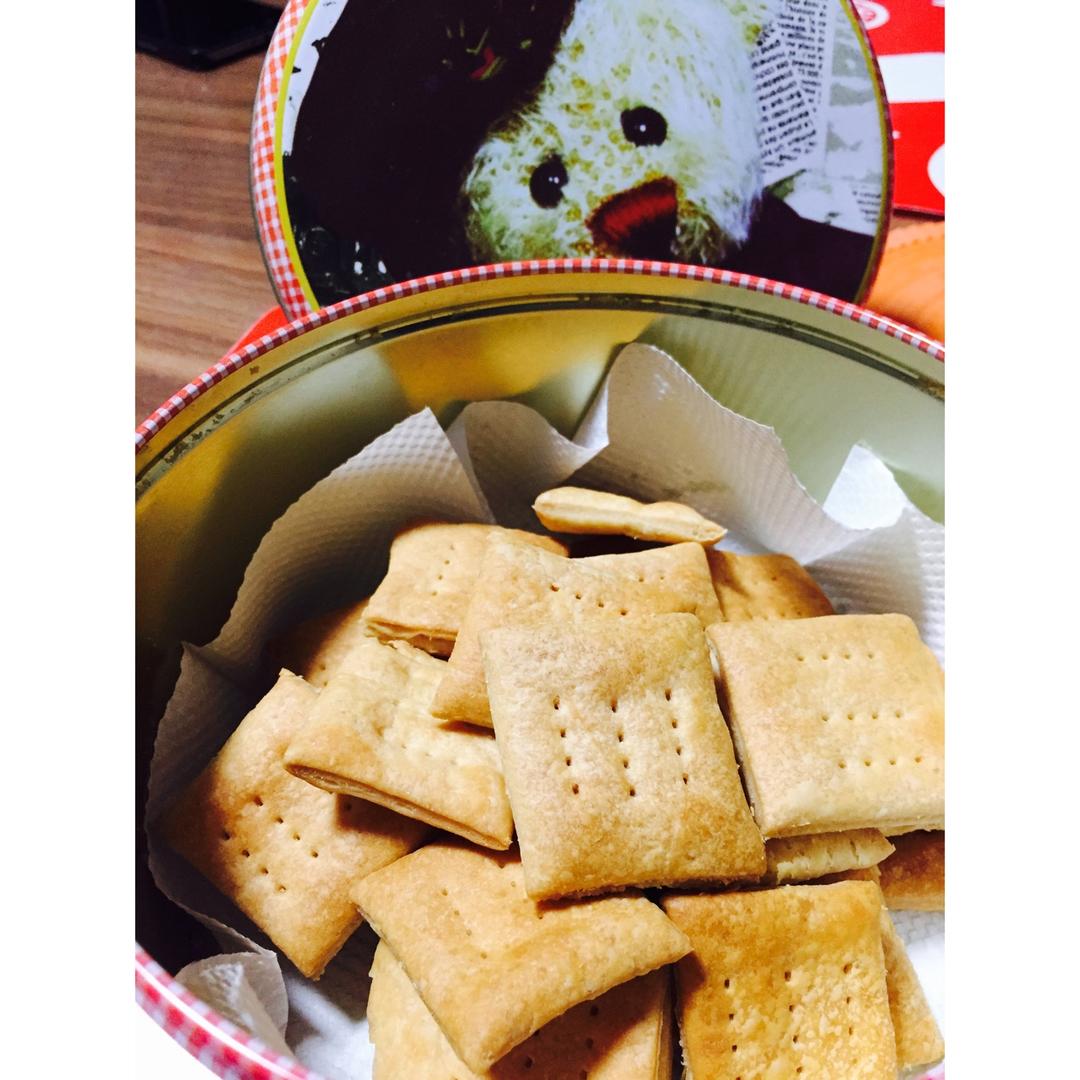 高钙奶盐苏打饼干