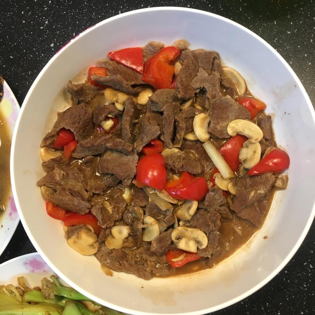 酱炒蘑菇牛肉