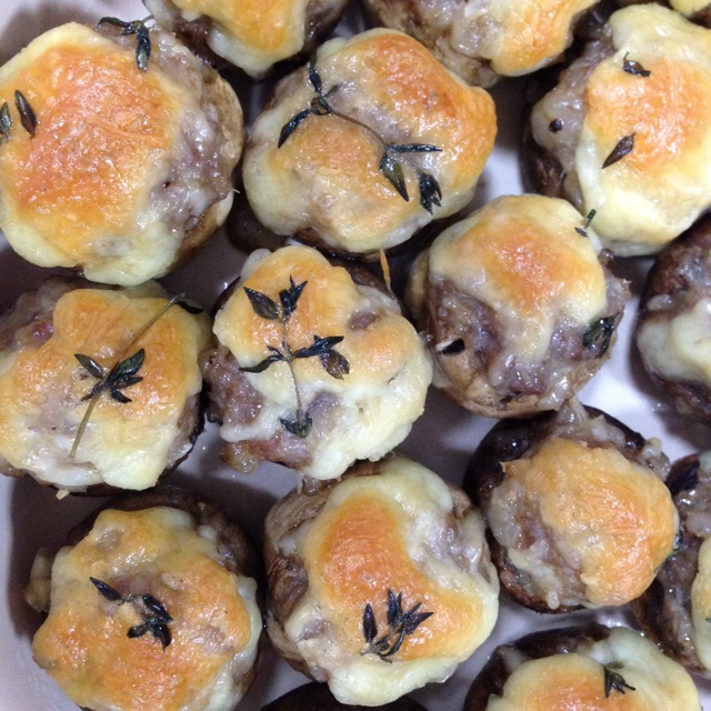 芝士肉末焗蘑菇