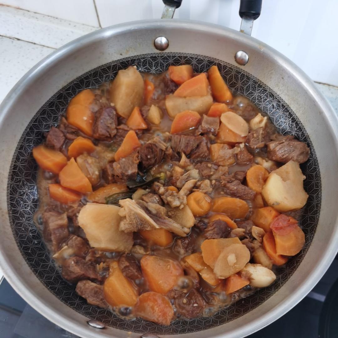 香喷喷炖牛腩
