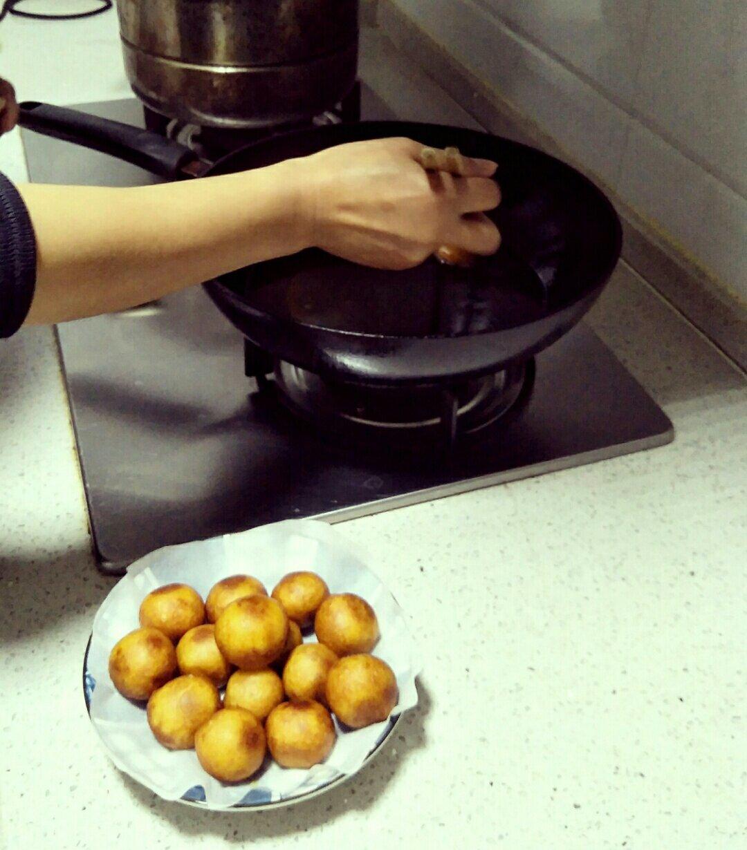 妈妈教炸的红薯丸子