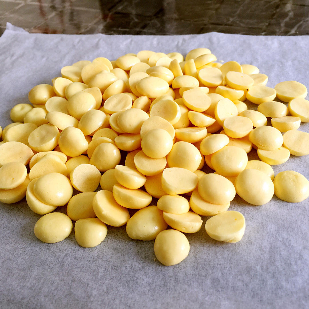 入口即化的无添加蛋黄溶豆