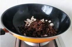 松蘑盖饭的做法 步骤4
