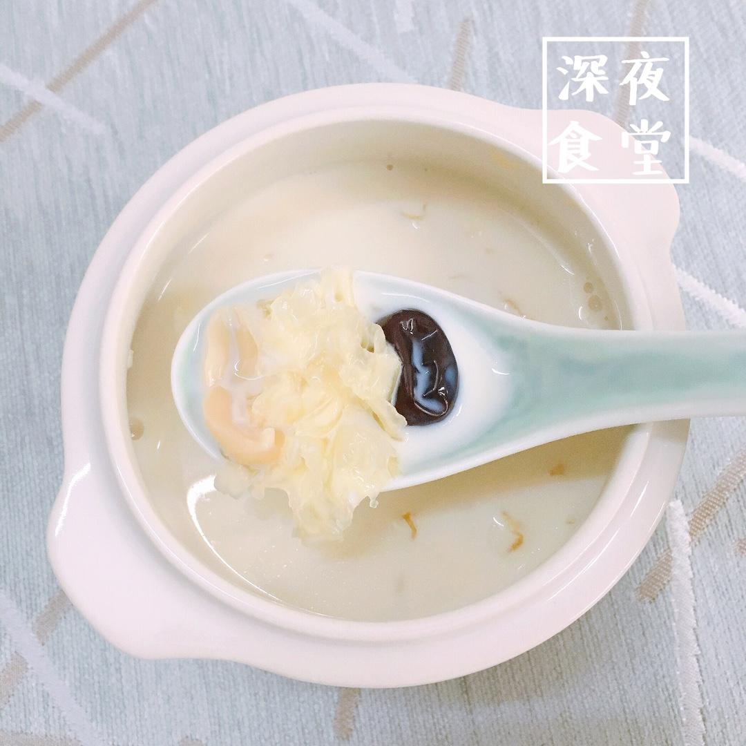 牛奶花生银耳羹