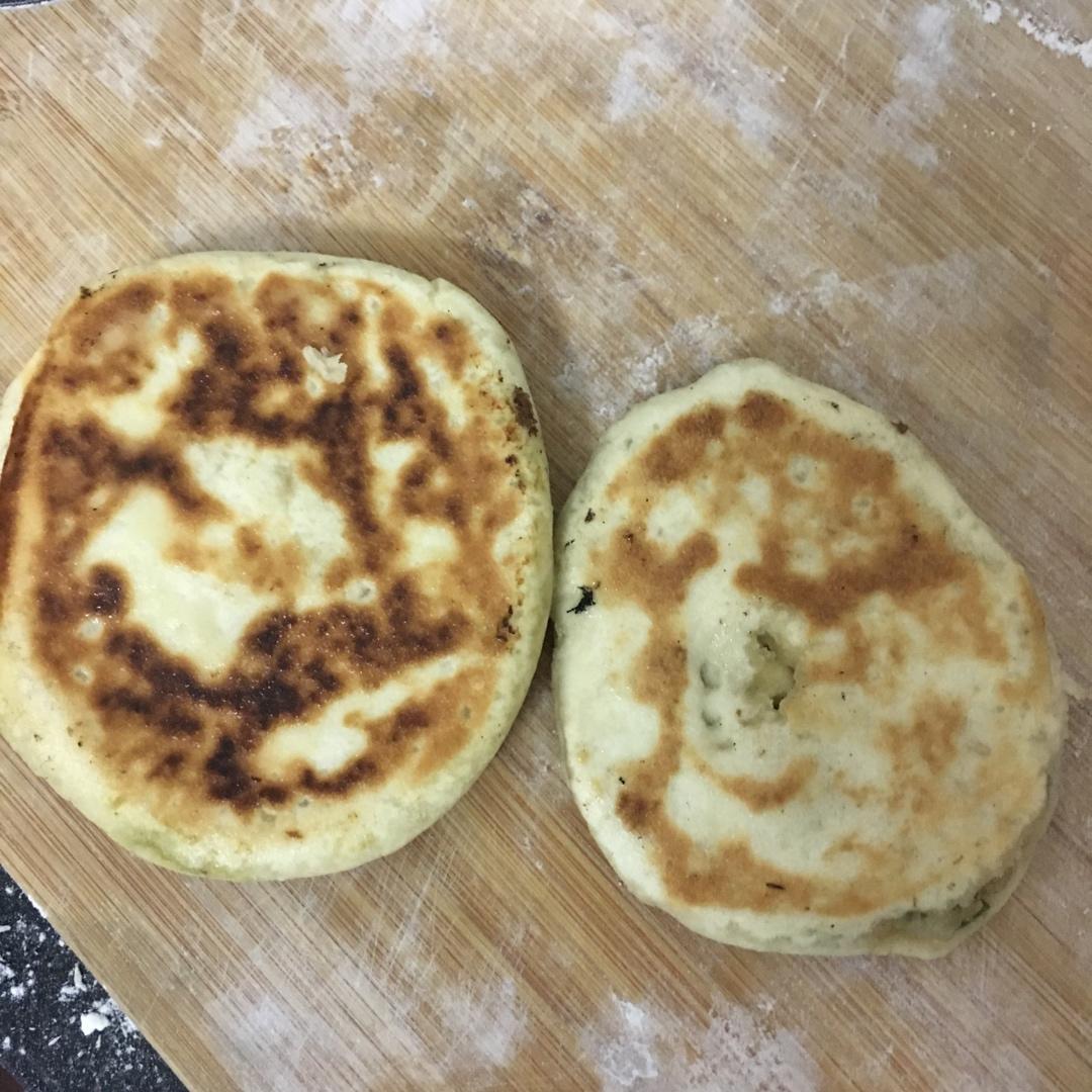 葱油饼（面粉吸水量不一样、水慢慢加）