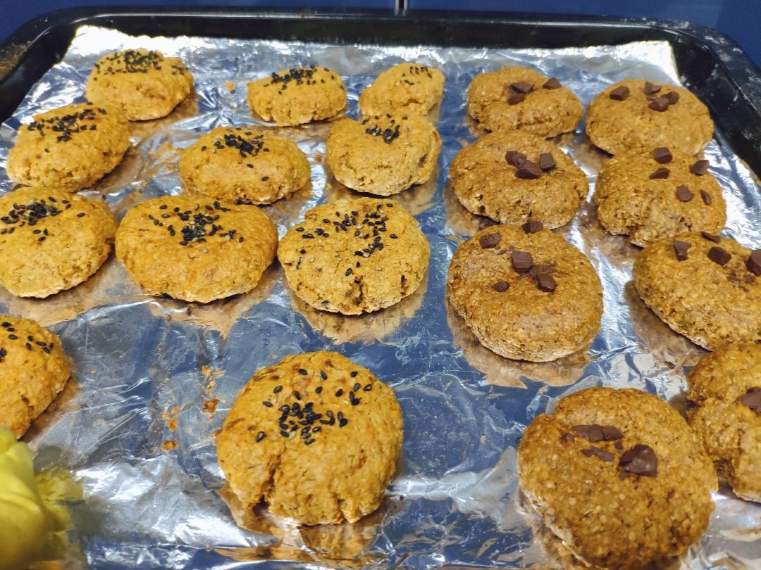 无糖低油减脂（香蕉和巧克力咖啡）麦麸皮桃酥