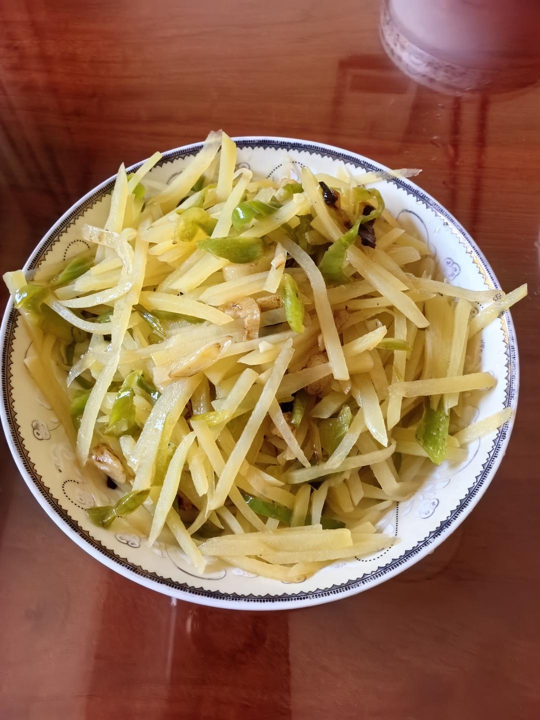 饭店脆脆的酸辣土豆丝家常做法