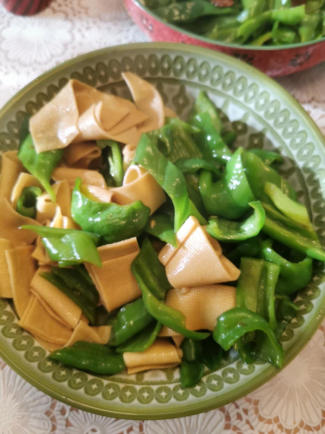 青椒炒豆皮