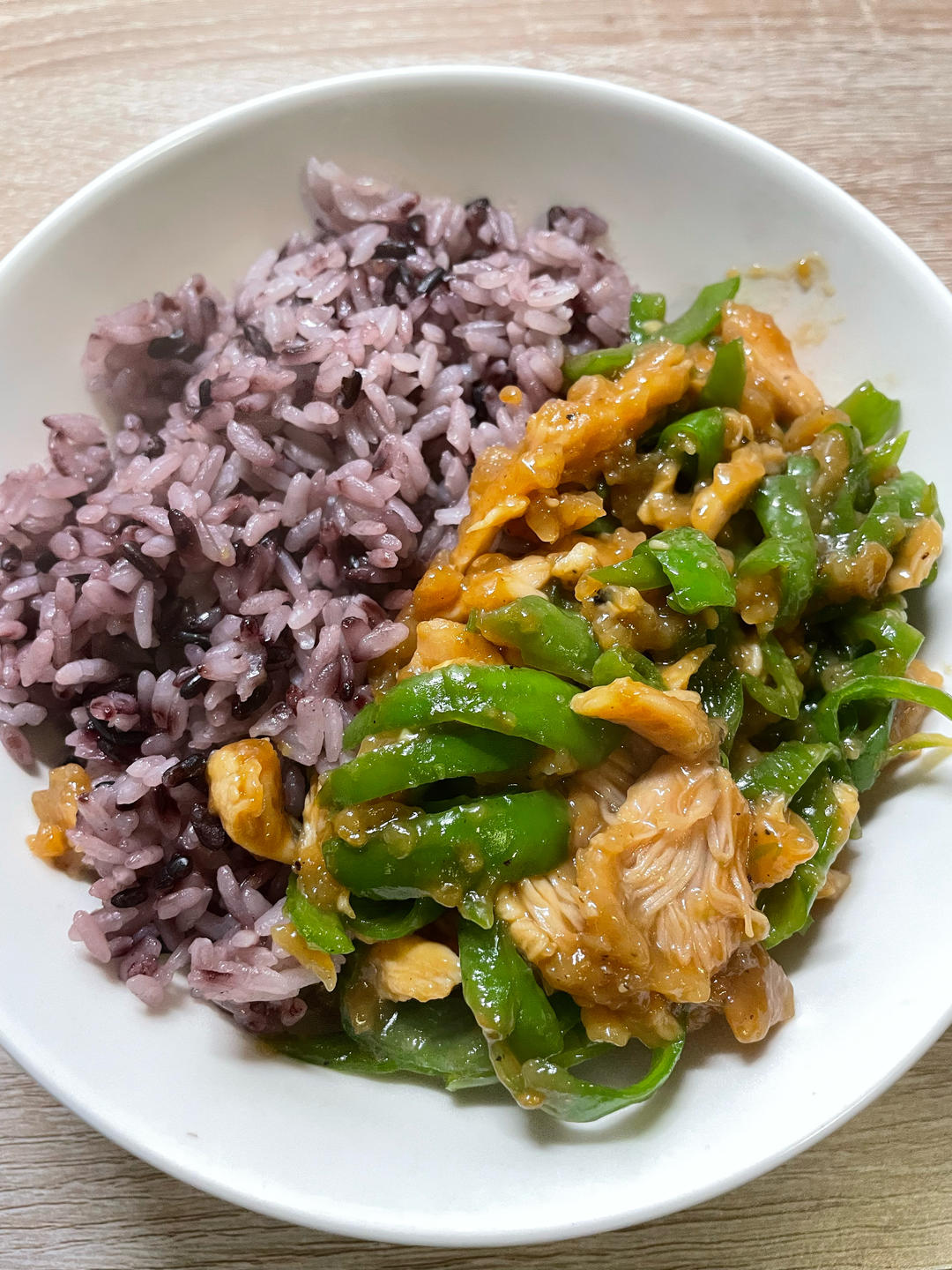 巨好吃的青椒炒鸡胸肉丝，超下饭