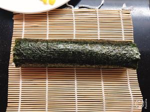寿司卷(巻き寿司)的做法 步骤5