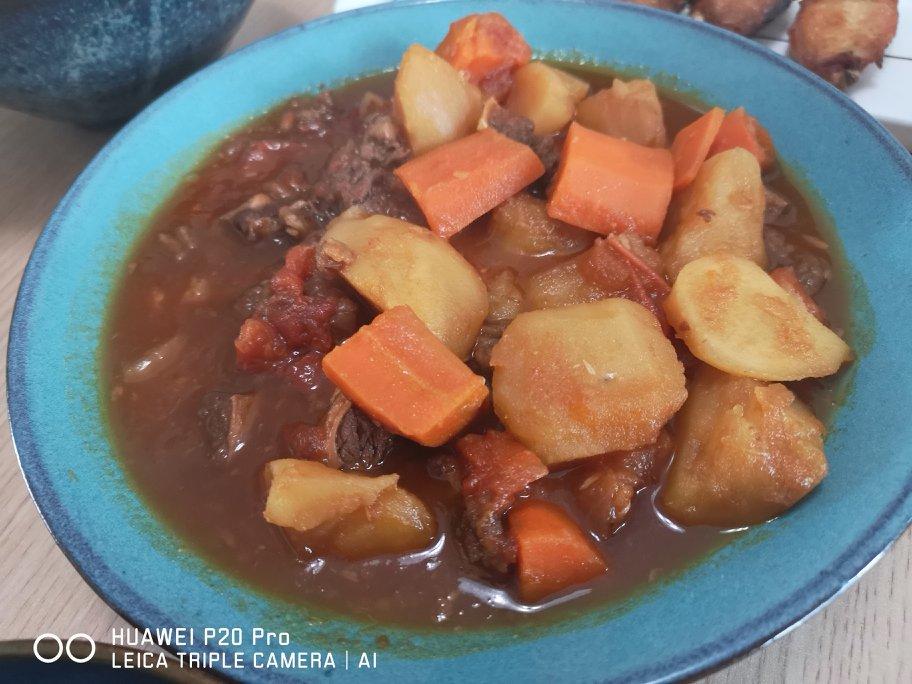 番茄土豆牛肉砂锅