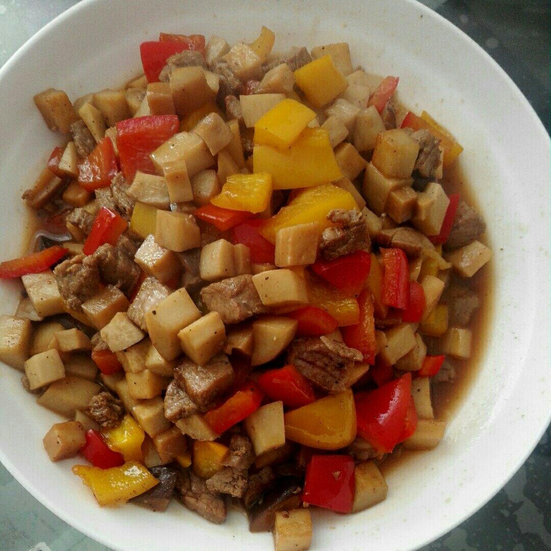 杏鲍菇彩椒炒鸡丁