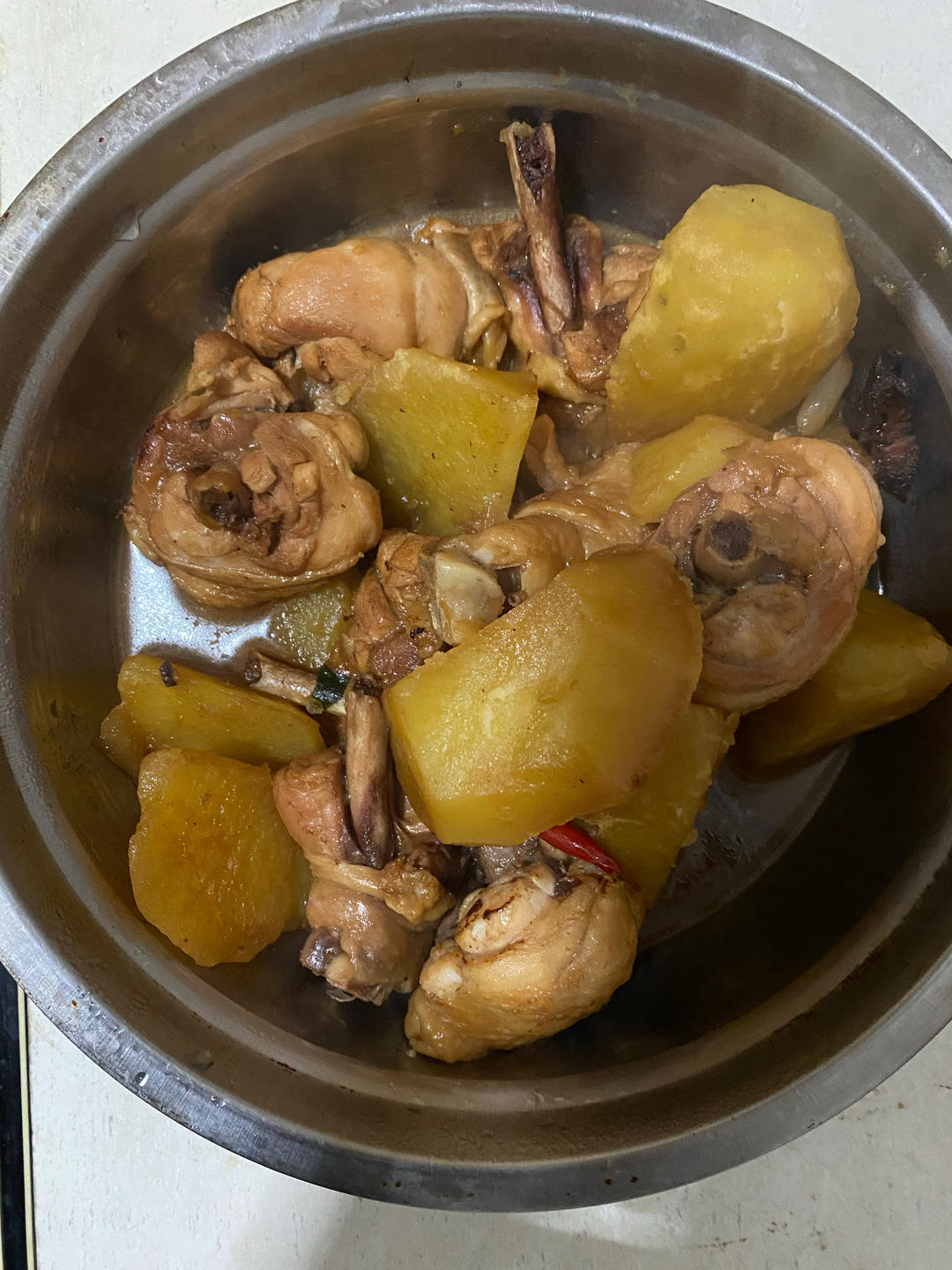 鸡腿炖土豆 上桌秒空盘 汤都喝干了！