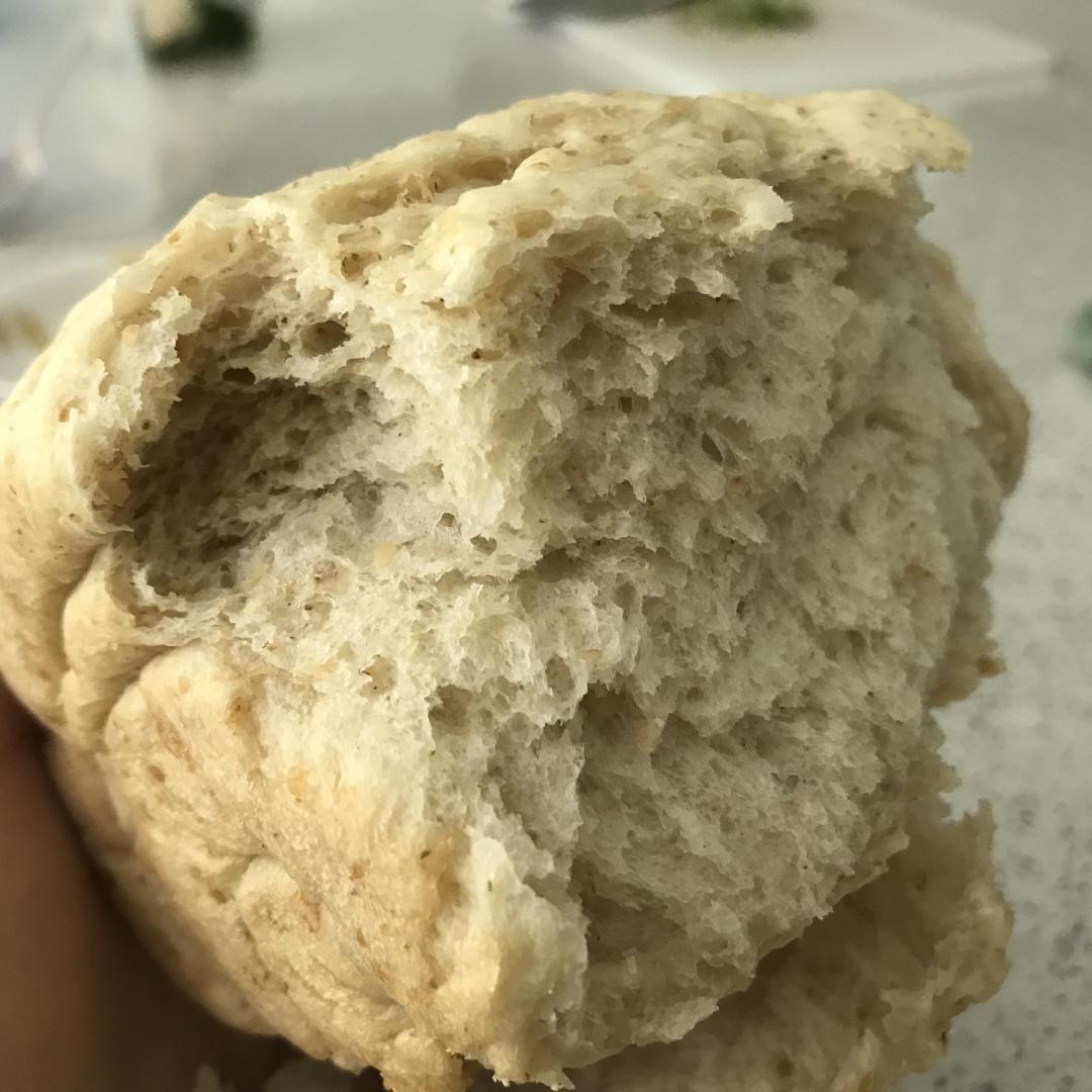 家里燕麦太多了？教你做个超软的燕麦吐司，当早餐2片就够