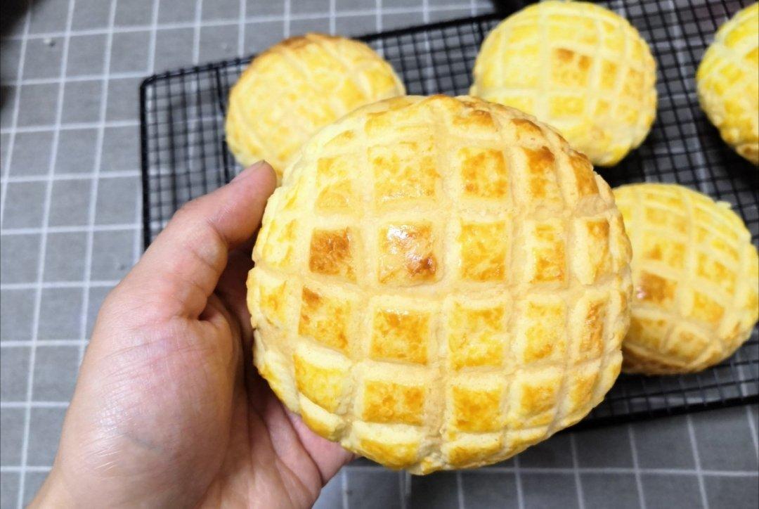 好吃到炸裂的港式菠萝包（附带制作酥皮的小视频）