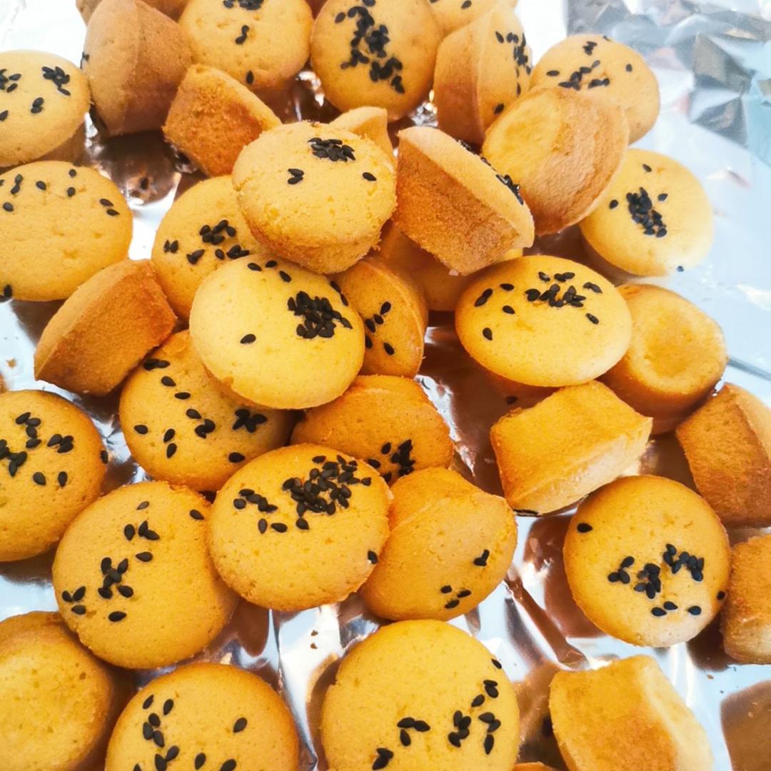 蜂蜜脆底迷你小蛋糕（只需打发简单零失败）