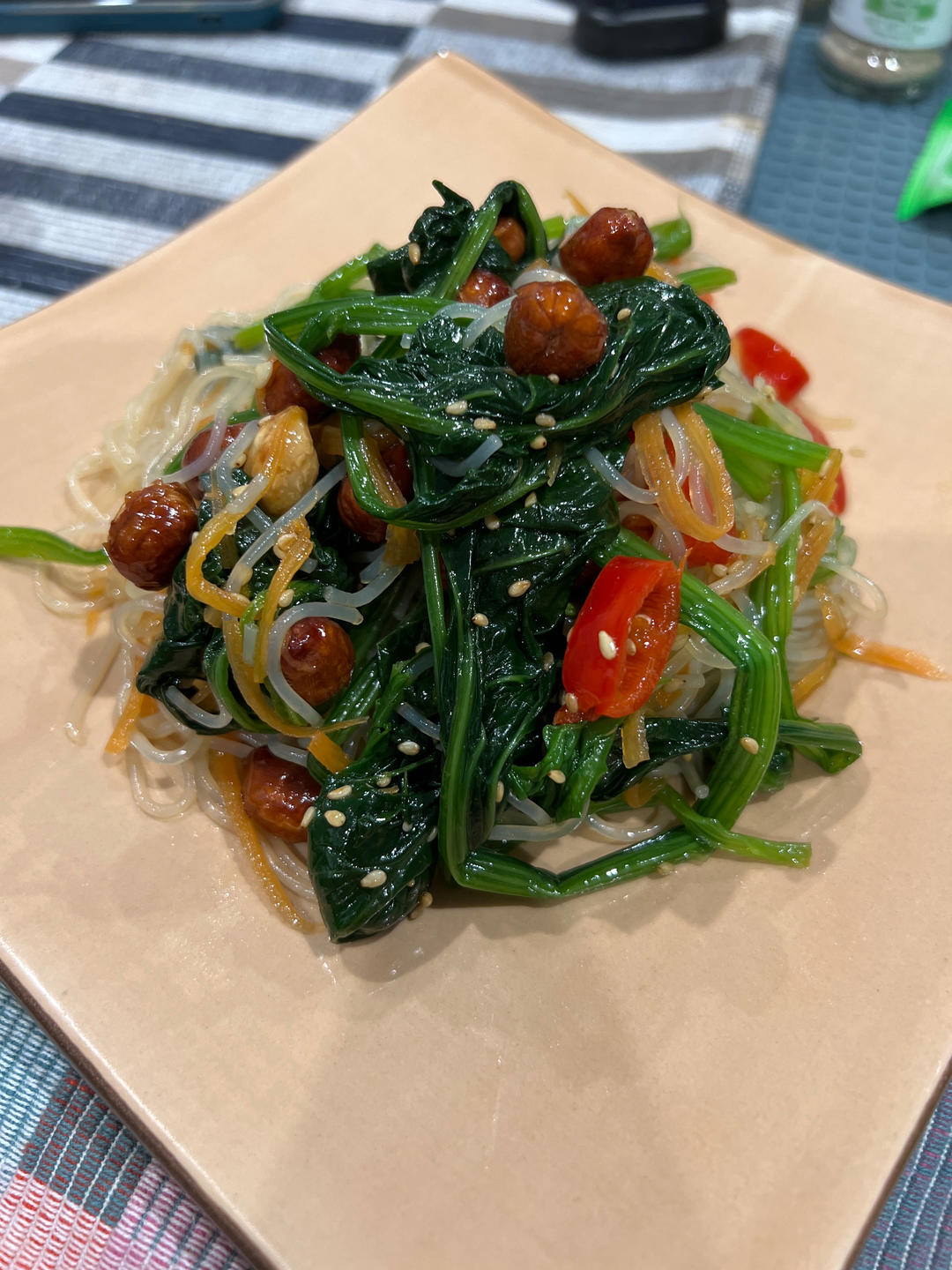 开胃爽口又营养的菠菜拌粉丝