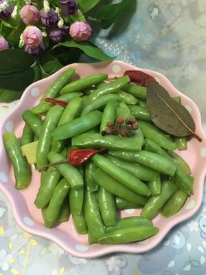 煮完不变黄，颜色翠绿的「五香豌豆荚」的做法 步骤8