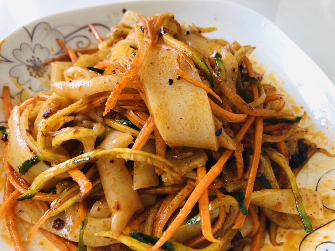 芮芮的小秘密做的免洗面版凉皮玉米淀粉面粉