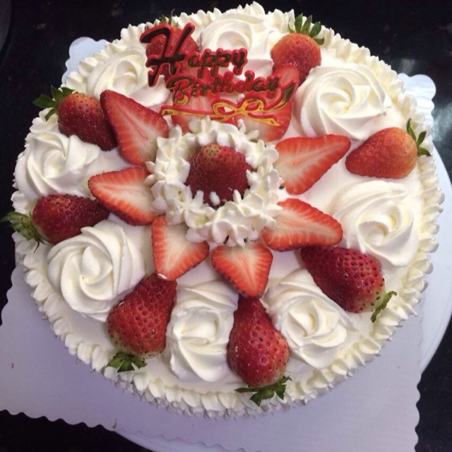 草莓鲜奶油蛋糕