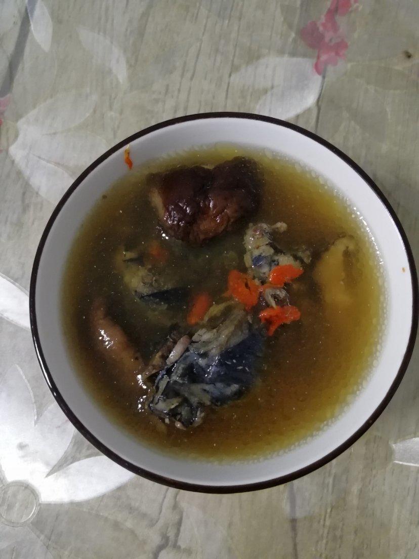 香菇炖鸡汤