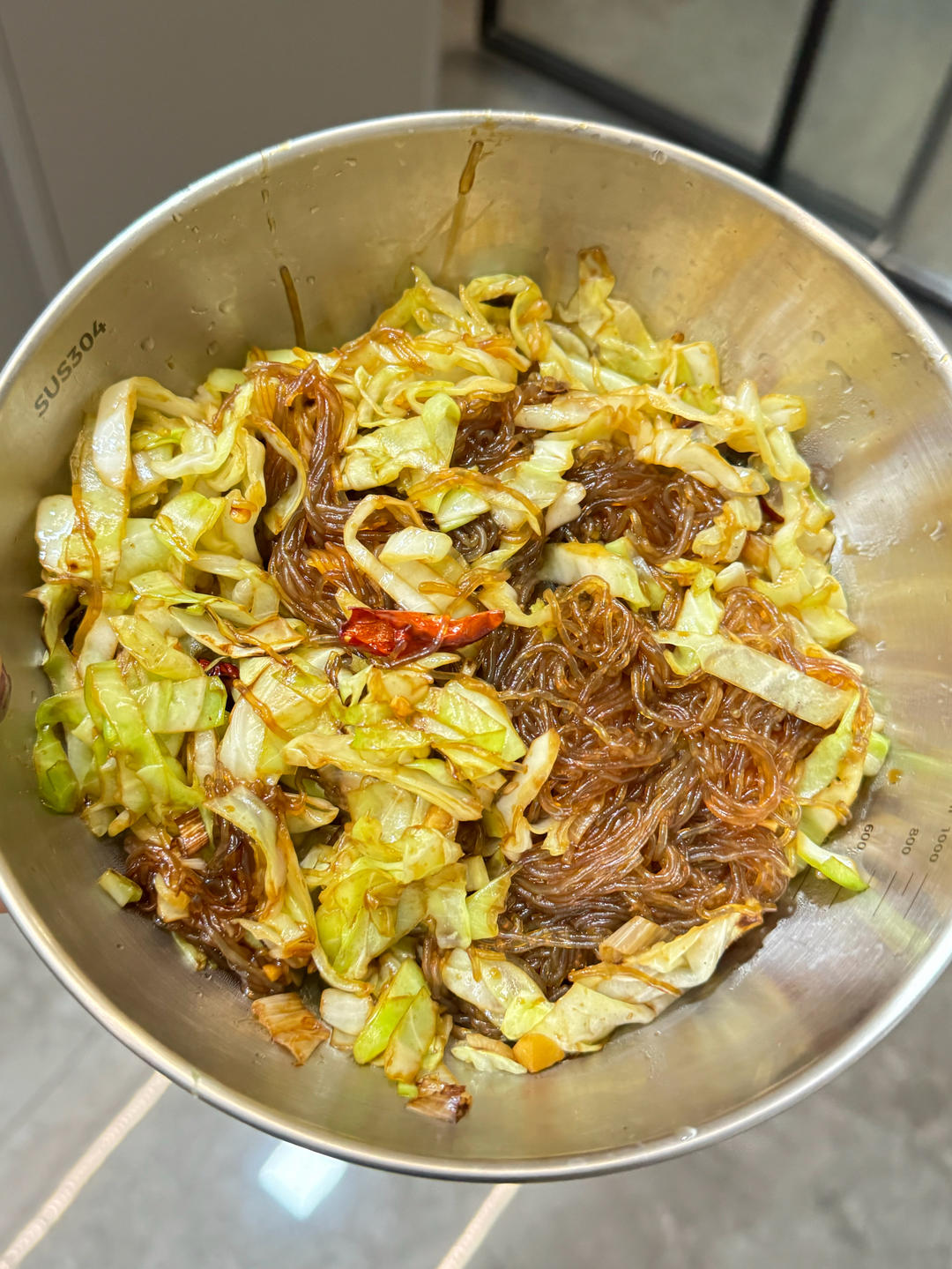 最近爱吃粉丝粉条～包菜炒粉丝