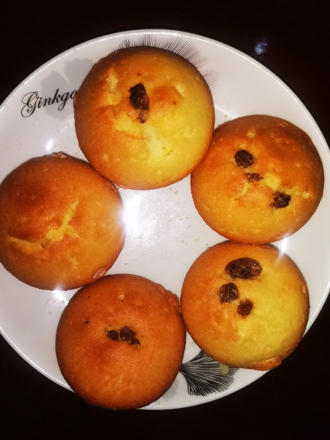 原味戚风纸杯蛋糕（烤箱做纸杯蛋糕）