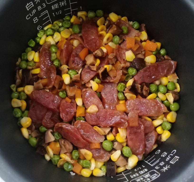 懒人必备～电饭煲腊肠焖饭