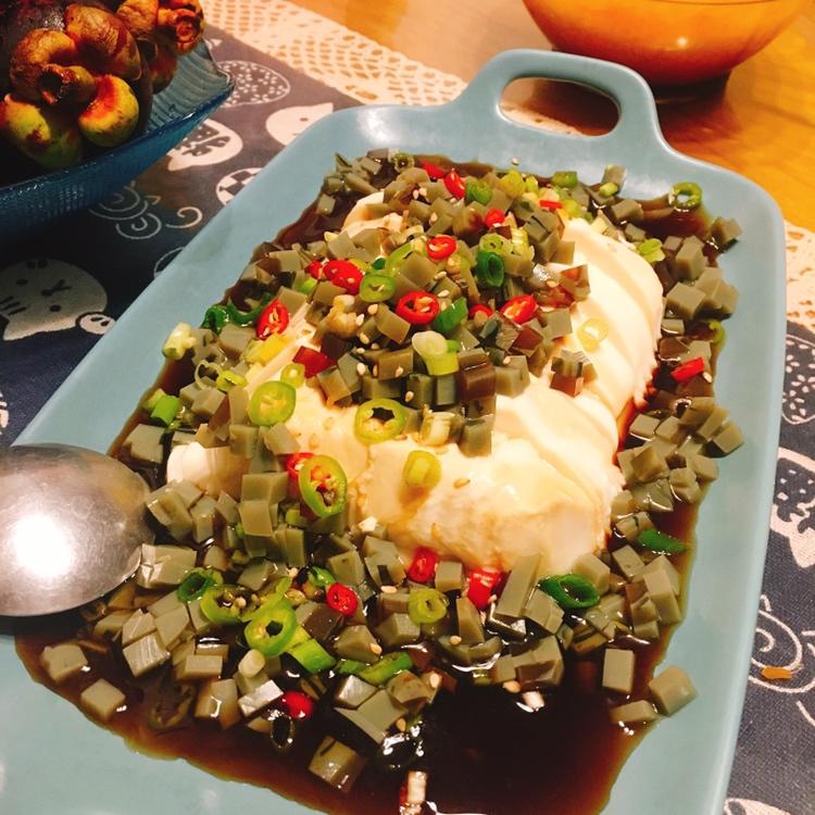 凉拌皮蛋豆腐