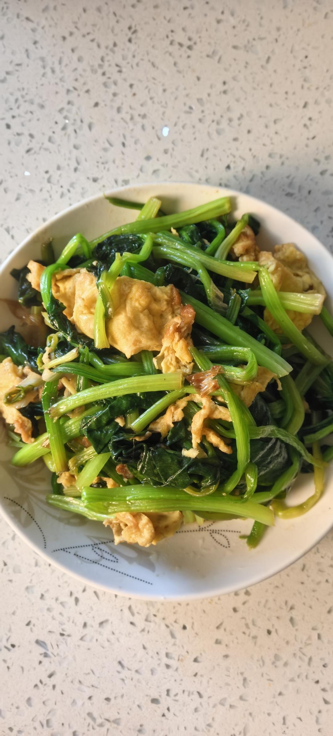 菠菜炒鸡蛋 Fried Spinach with Egg