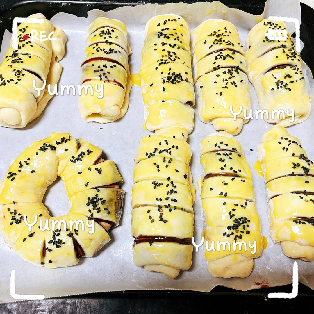 红豆沙面包卷——好吃得不得了#皮黑森林#