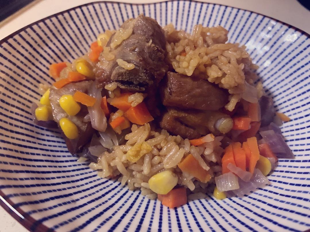 【排骨焖饭】