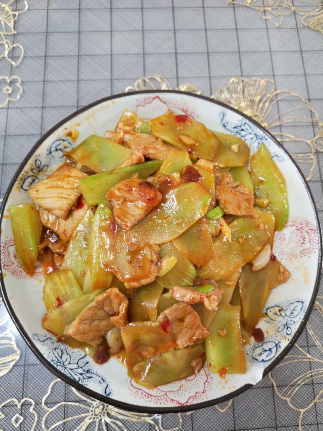 莴笋炒肉片