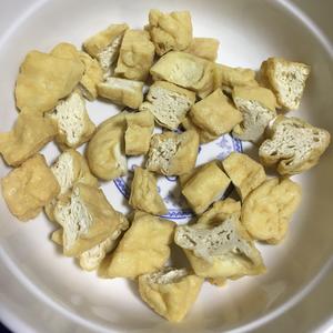 油豆腐黄豆芽汤的做法 步骤2