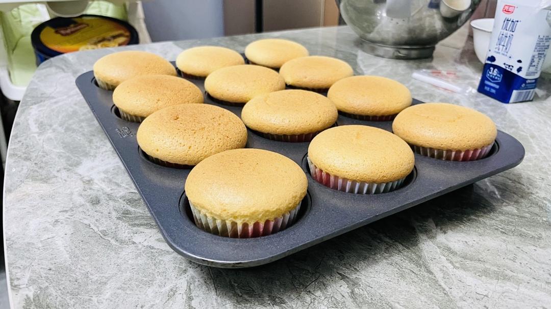 不裂杯子蛋糕，同6寸戚风蛋糕的量