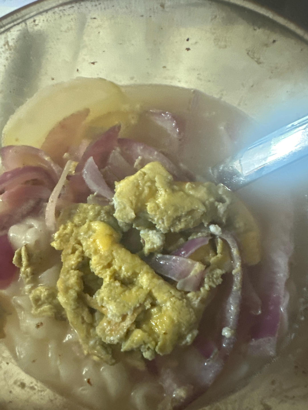 洋葱鸡蛋面