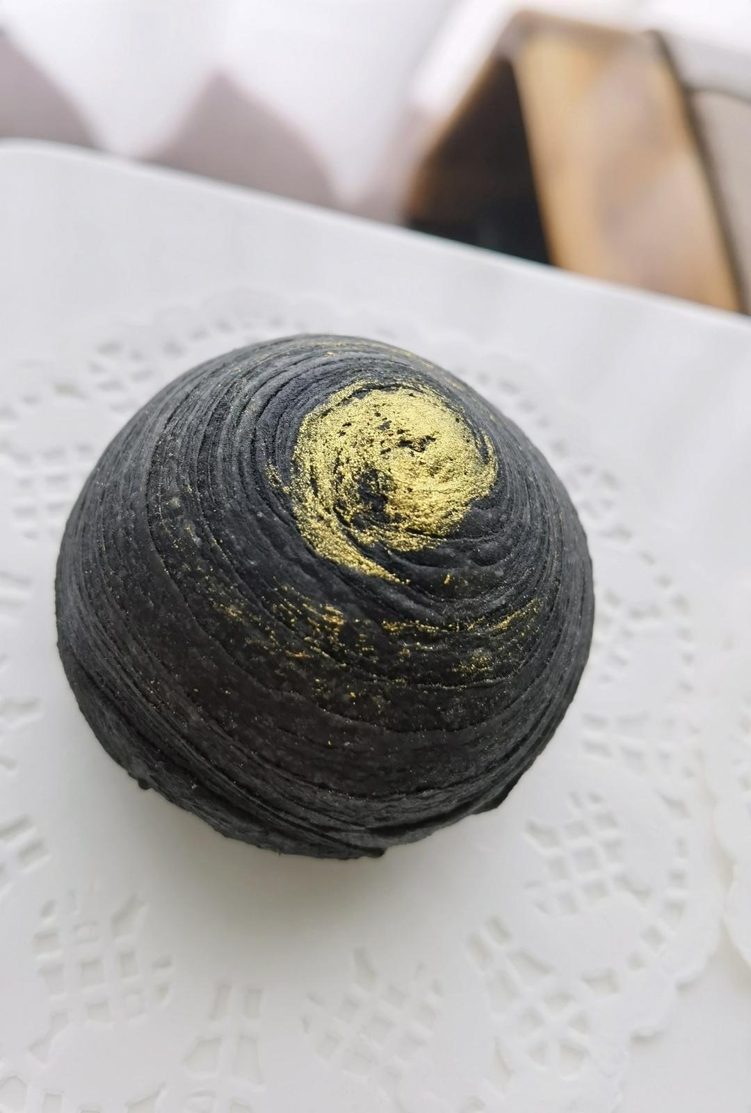 黑芝麻螺旋蛋黄酥