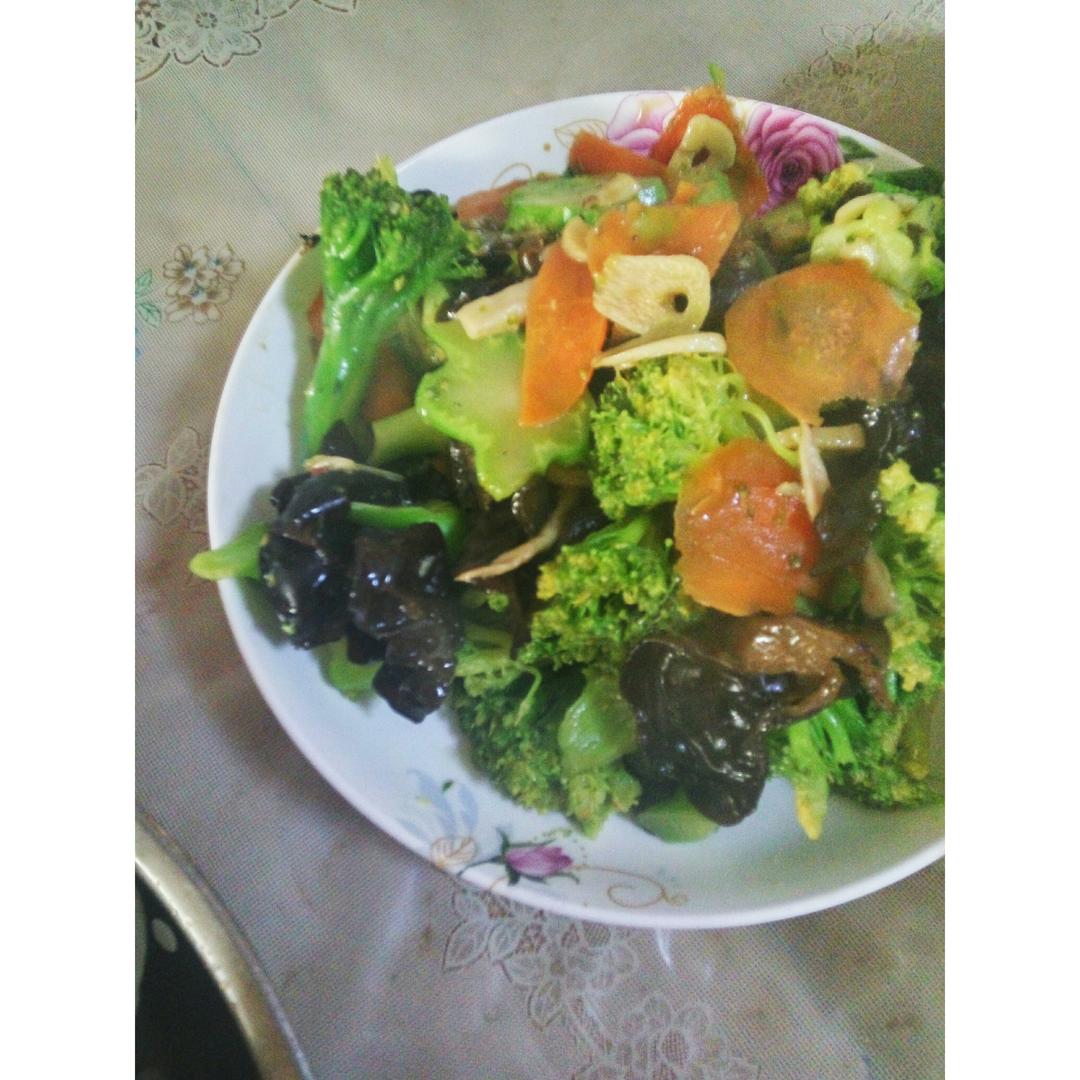 蚝油西兰花木耳