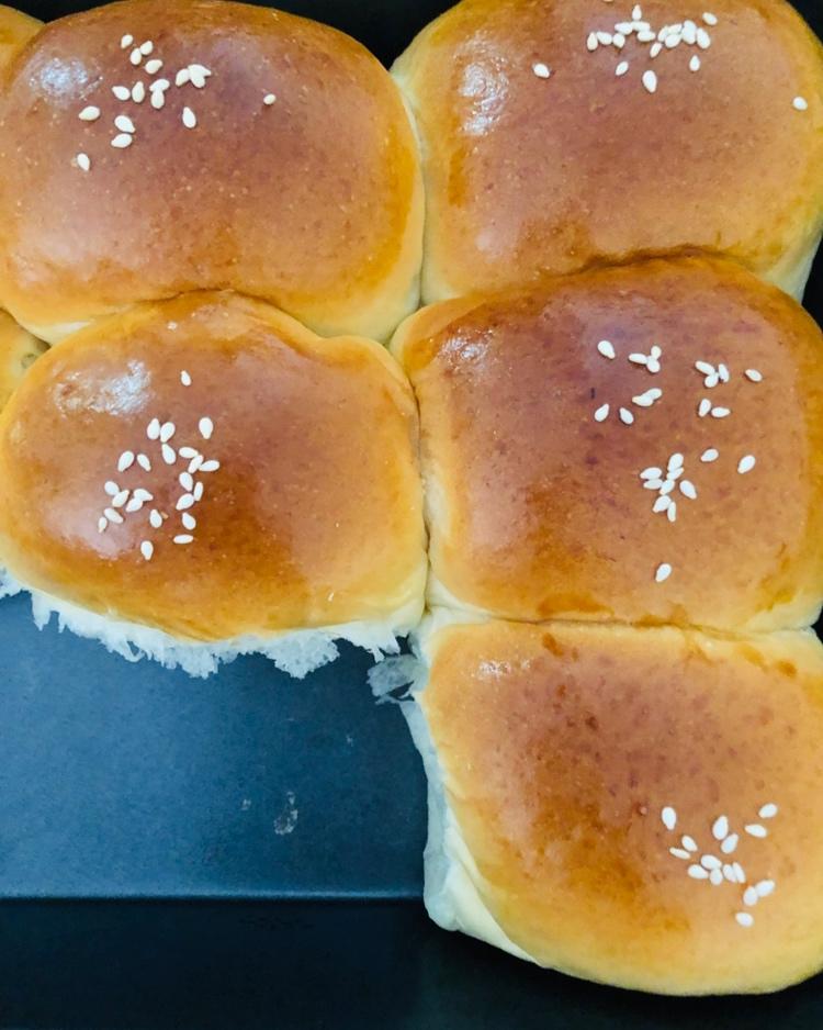 如棉花般松软的海苔肉松面包