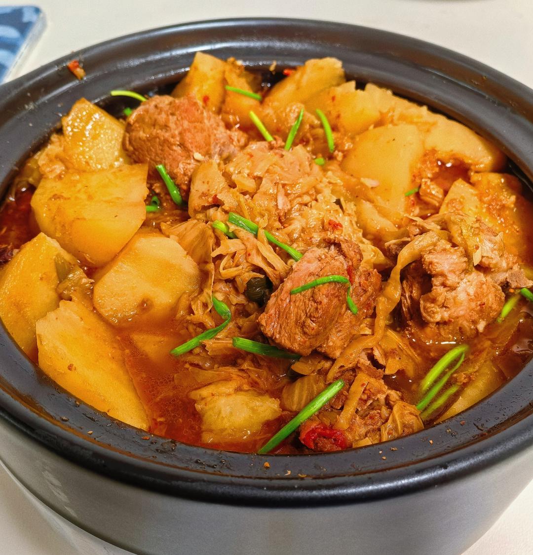 辣白菜排骨锅
