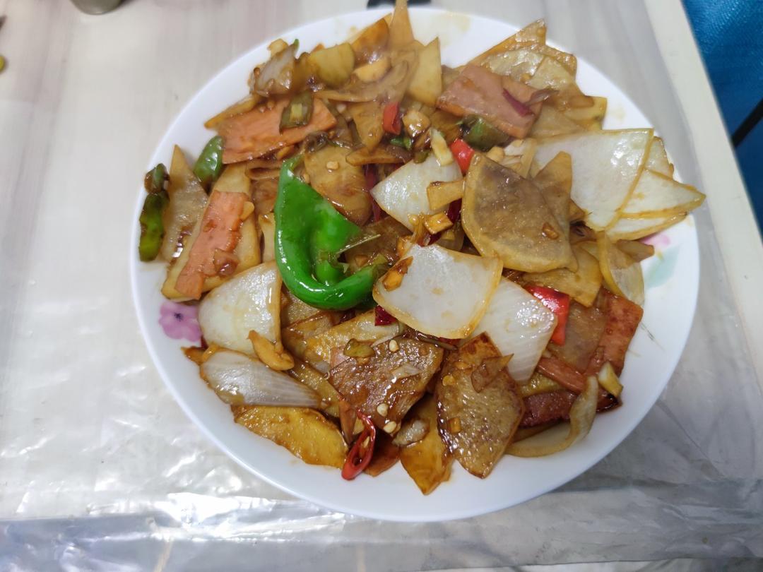 土豆炒洋葱