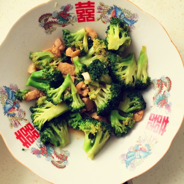 西兰花炒鸡丁