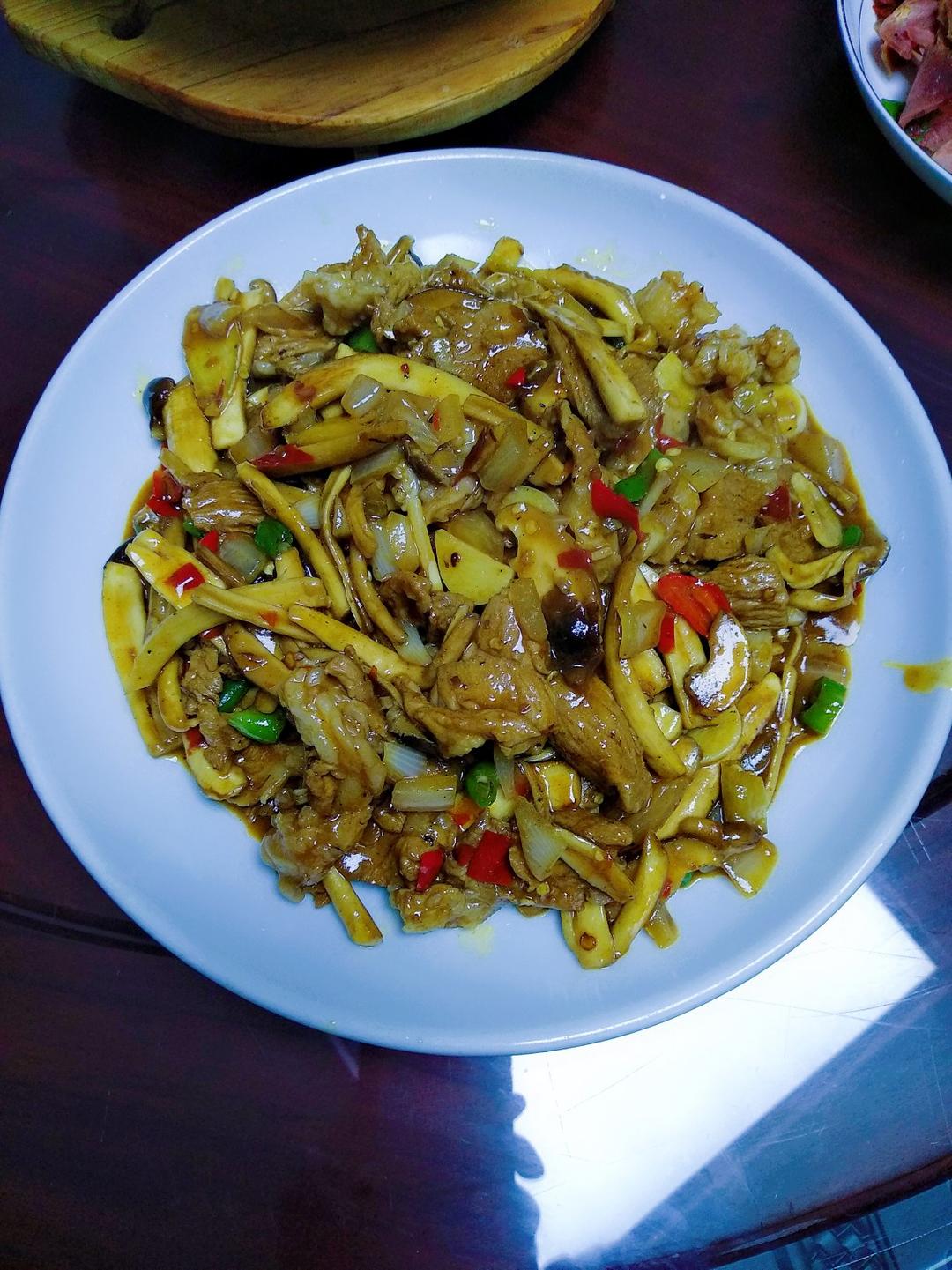 茶树菇炒肉