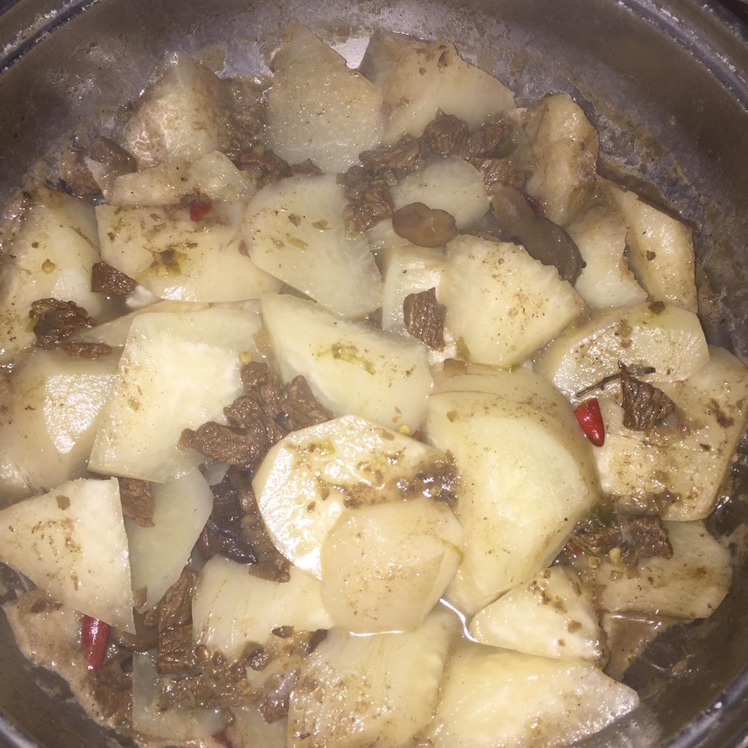 牛肉炖萝卜
