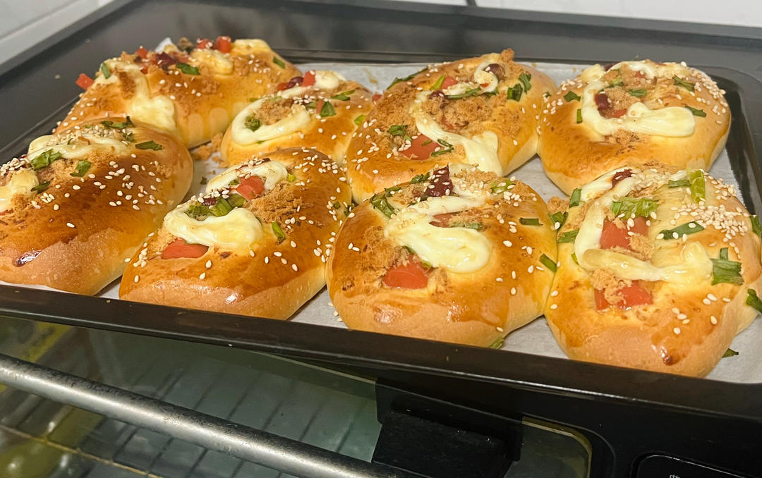 香葱火腿芝士沙拉一发面包